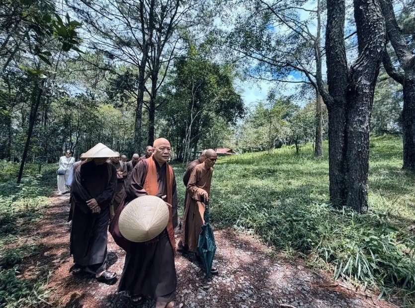 thay tanh tu_doi thong phuong boi_doi thong phuong boi_nguoiphattu_com0.jpg